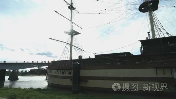大木护卫舰的沃尔霍夫河两岸视频