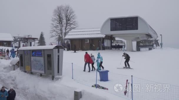 采矿和旅游业中心俄罗斯天然气工业股份公司滑雪场 Psekhako 脊股票录像视频