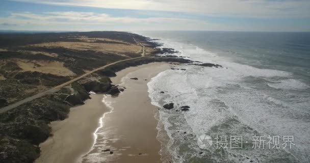 空中，沿美丽普拉亚葡萄牙圣母湾德我们飞行视频