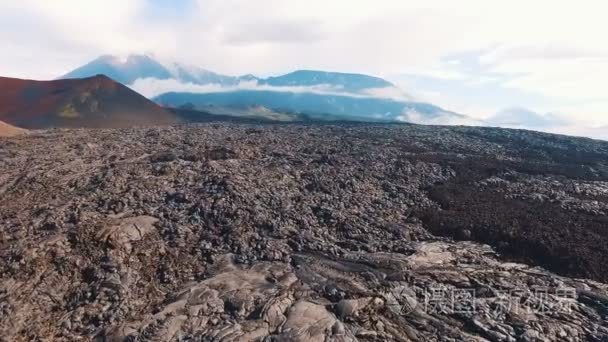 这座火山的熔岩视频