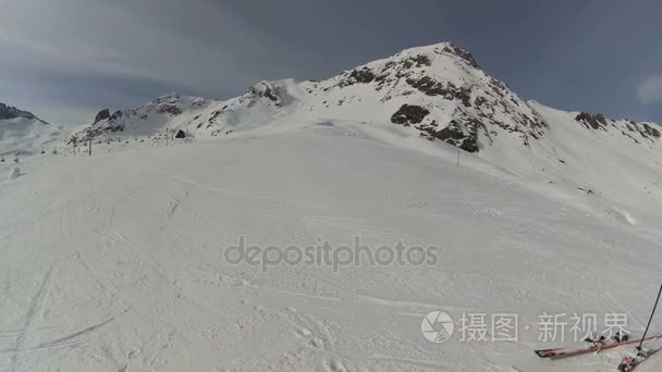 在瑞士的阿尔卑斯山滑雪视频