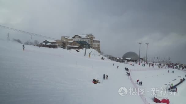 滑雪基础设施在高尔基自治市 960 米以上海平面素材视频