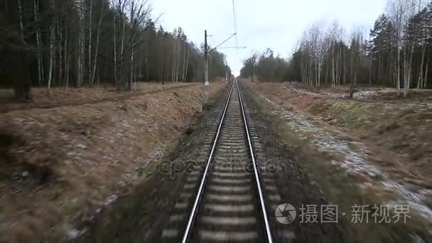 铁路轨道运行通过国家风景视频