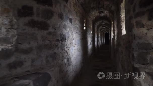 根据古代隧道伸角度可通过视频