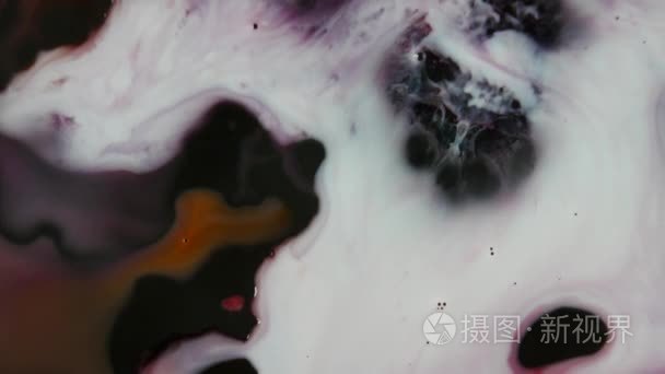 抽象运动和牛奶的颜色视频