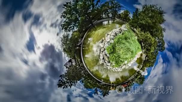 公园自然地球小小的星球 360 度湖是包围与 Cloudscape 地球是宇宙旅游享受景观的明珠视频