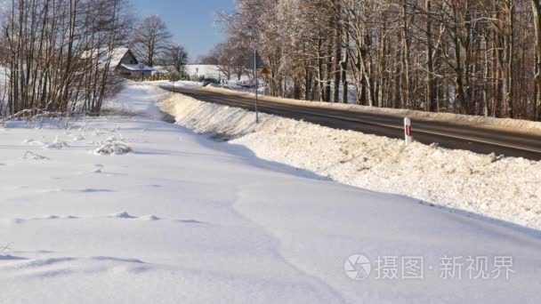 白雪皑皑，结霜的景观