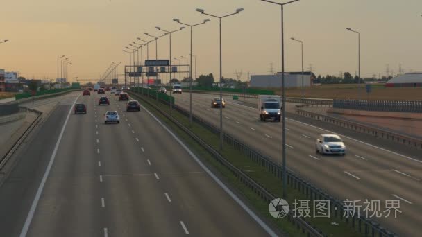 在欧洲公路的镜头视频