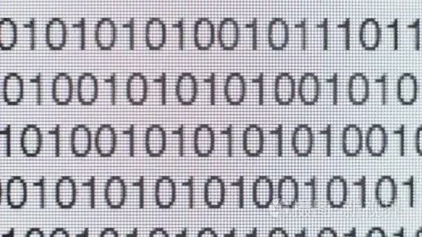 在电脑屏幕上的二进制代码视频