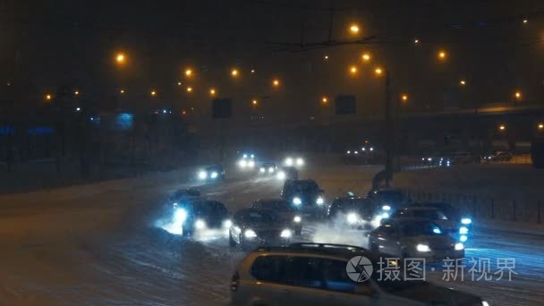 司机危险天气条件︰ 降雪，暴雪