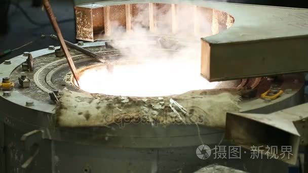 冶金火花的熔融金属高炉形式视频