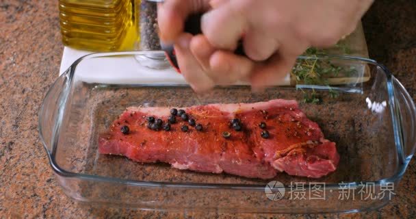 准备一份沙朗牛排腌料视频