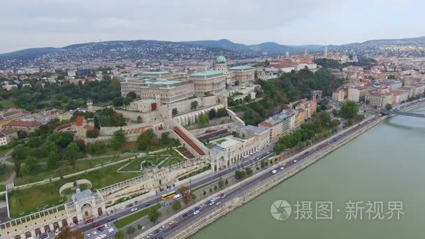 布达佩斯多瑙河河对岸的鸟瞰图