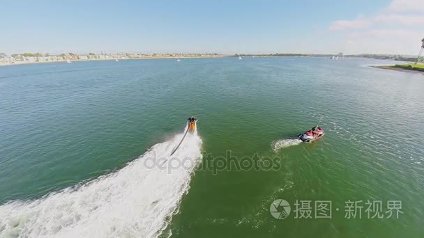 人在天上飞帆湾水射流视频