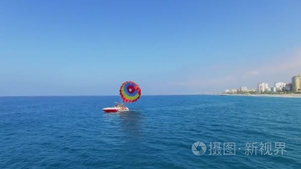 船用降落伞帆市海滩附近视频