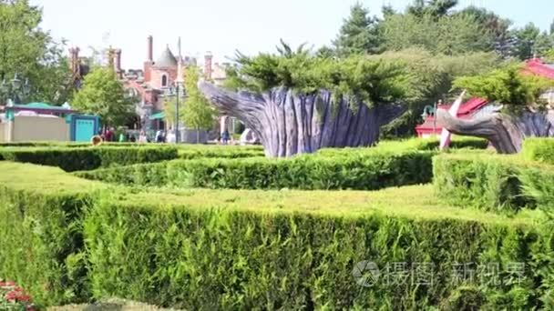 花园在巴黎迪斯尼乐园的迷宫视频