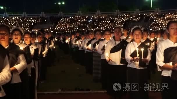 泰国清迈2016 年 12 月 5 日 尊重慰问蜡烛为泰国国王普密蓬国王拉玛九在内存中的舞蹈视频