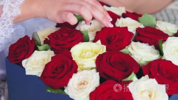 婚礼新娘捧花的美丽的花朵视频