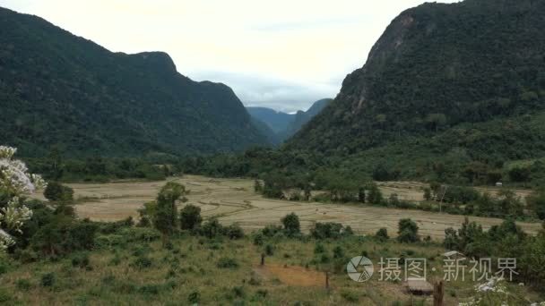 在老挝美丽的山景观