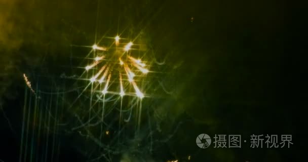 多彩的彗星风格烟花视频