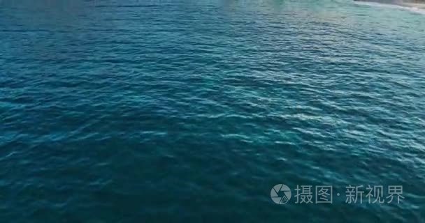 蓝色的大海波涛视频