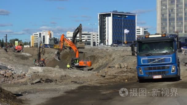 重型施工机械在公路建设上工作视频