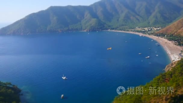 瑜伽在海上成本和山土耳其视频