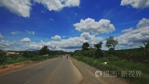 沿道路与交通运动视频