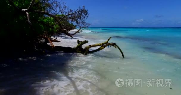 综合道路交叉口在阳光日。 中国上海。 鸟瞰图