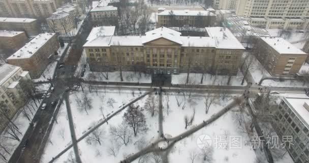 大学建设与飞雪和移动视频