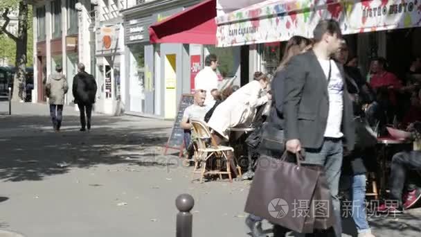 繁忙的街头咖啡馆在巴黎视频