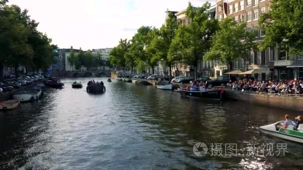 小船在河中镇视频