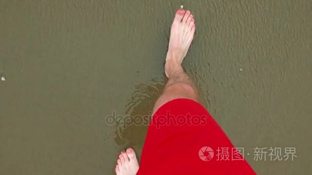 海洋潮汐洗脚视频