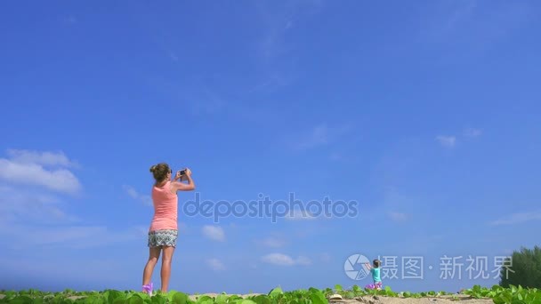 飞机抵达普吉岛国际机场