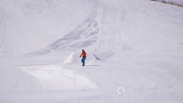 男子滑雪板骑