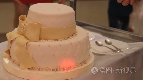 切婚礼蛋糕视频