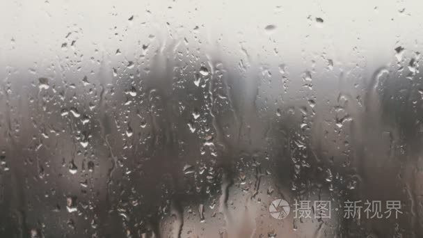 雨落在家家户户的窗户视频