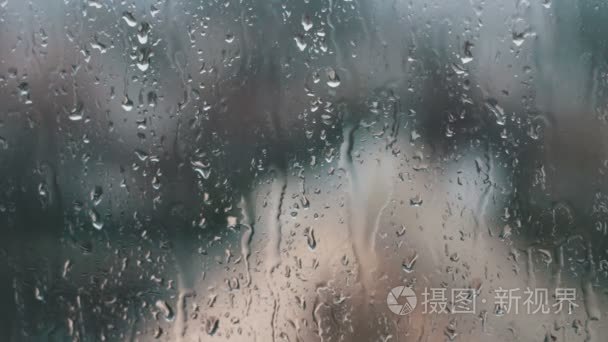 雨落在家家户户的窗户视频