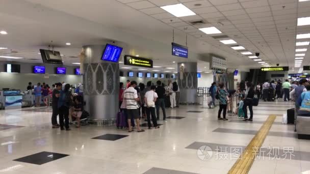 清迈国际机场国际终端内的乘客视频