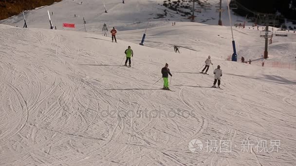 滑雪缆车雪山滑雪滑雪视频