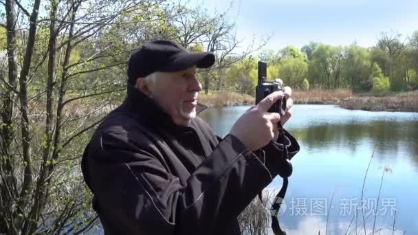 春节那天摄影师拍摄自然视频