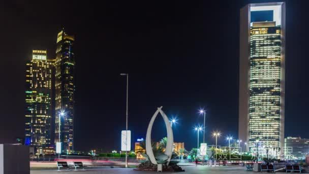 阿拉伯联合酋长国阿布扎比街上夜交通