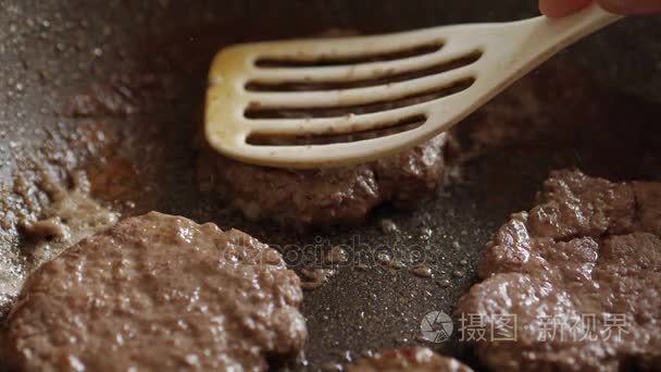 焙烧肉饼依次轮到潘