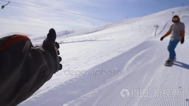 男子滑雪板骑