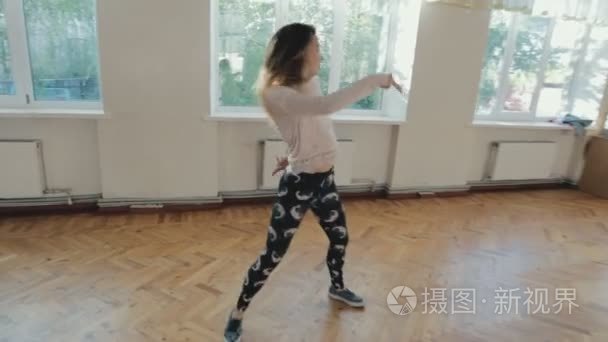 女子舞蹈当代嘻哈视频