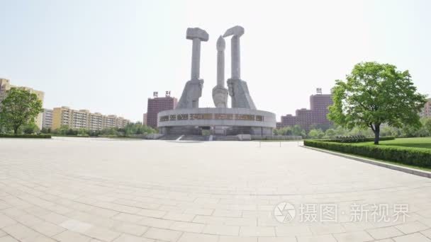 走到工人党 Pyongyan 韩国建国纪念碑。朝鲜民主主义人民朝鲜。2017 年 5 月 1 日。时间推移，到4 k视频