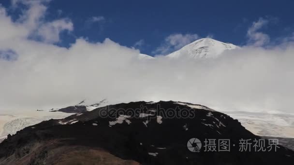 山区的布鲁斯地区走视频