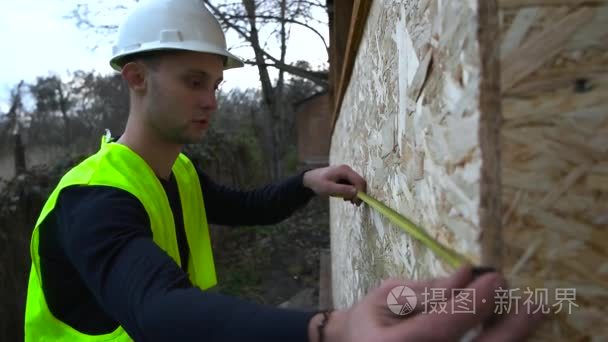 生成器使测量特写视频