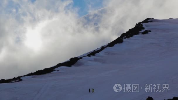 爬上山顶布鲁斯视频