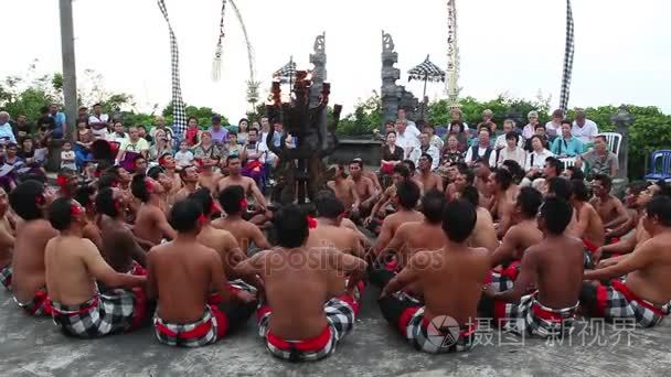 巴厘岛，印度尼西亚-2013 年 3 月 3 日︰ Kecak 舞蹈是巴厘岛的传统仪式，Indonesia.This 舞蹈正在上